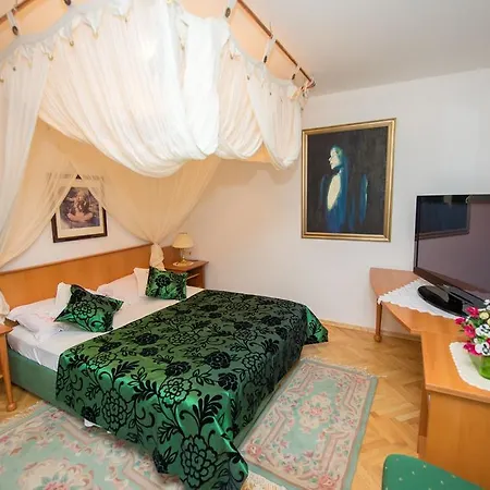 Marija Near Center Lejlighed *