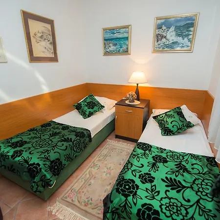 Marija Near Center Lejlighed *