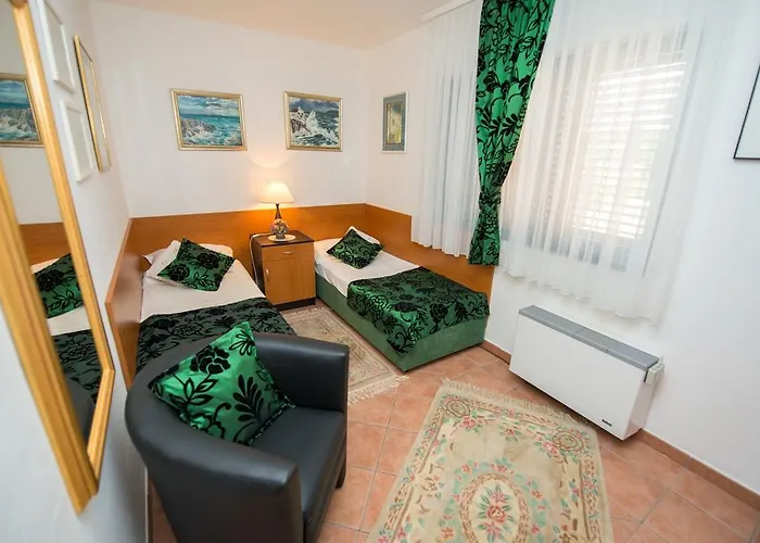 Marija Near Center * 沃迪切